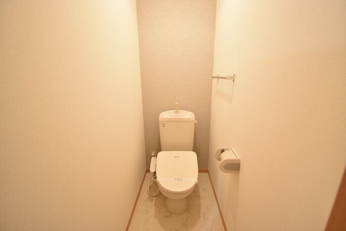 物件内観写真9　(温水洗浄暖房便座)