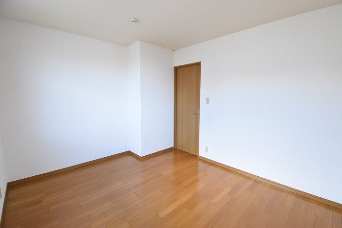 物件内観写真16　(洋室６帖)