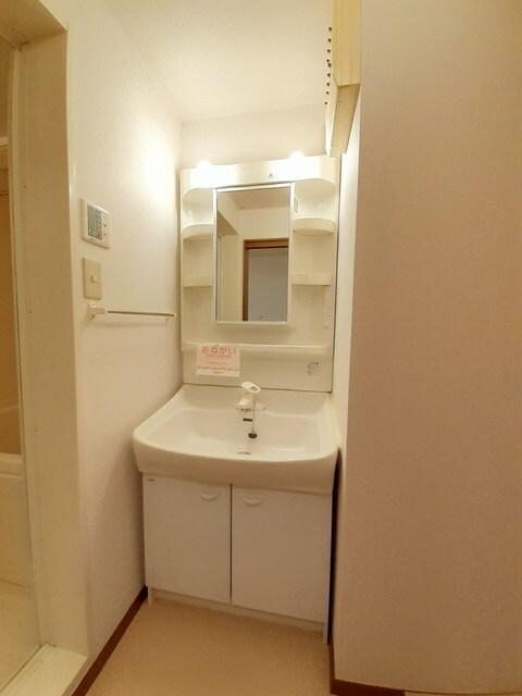 物件内観写真6　(洗面所)