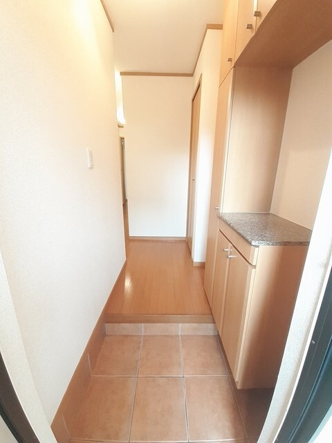 物件内観写真12　(玄関)