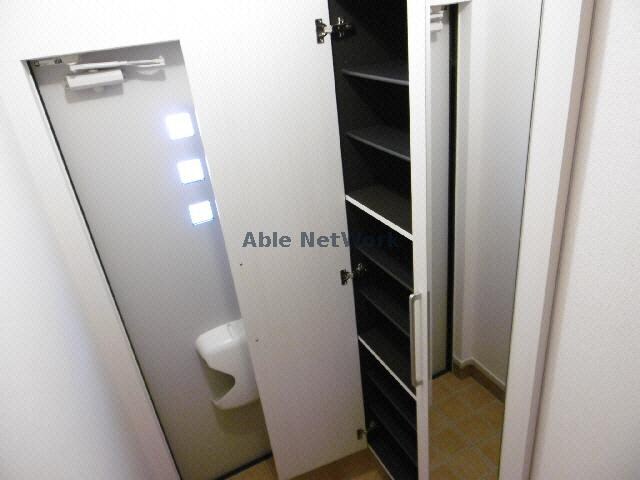 物件内観写真18　(玄関)