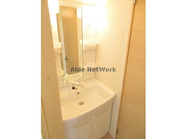 物件内観写真8　(独立洗面台)