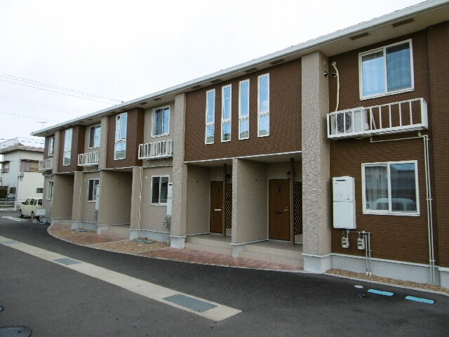 物件外観写真1　(Ｂ棟)