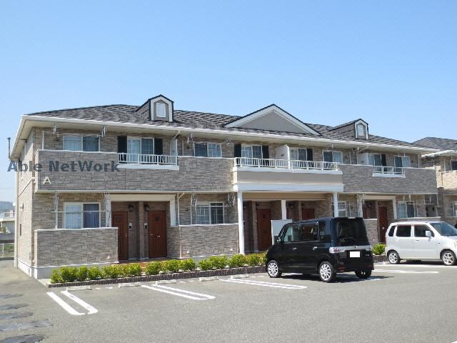 物件外観写真1　(Ａ棟)