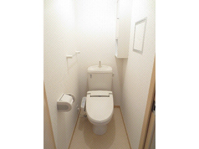 物件内観写真13　(温水洗浄便座)