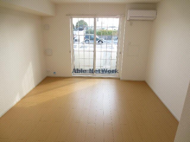 物件内観写真4　(洋室)