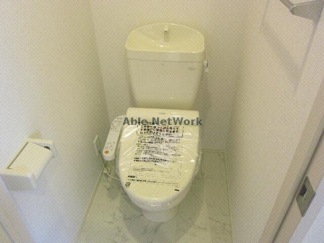 物件内観写真13　(温水洗浄暖房便座)