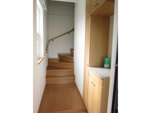 物件内観写真10　(窓があるので明るいです)