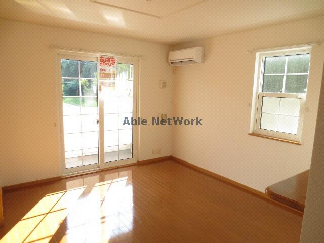 物件内観写真11　(リビング)