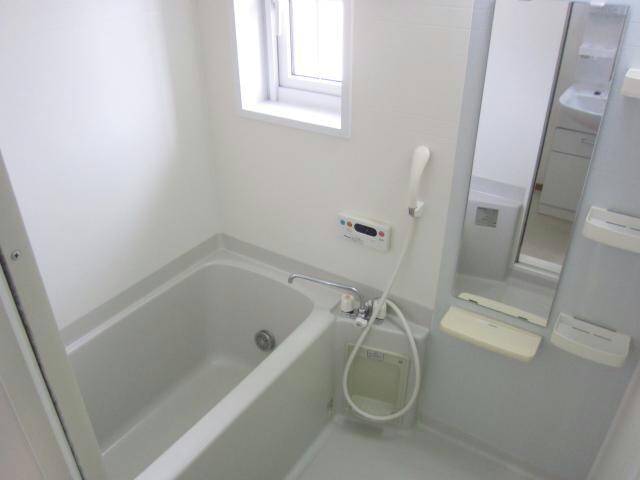 物件内観写真15　(窓があります)