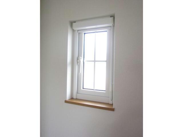 物件内観写真27　(キッチンに窓有)