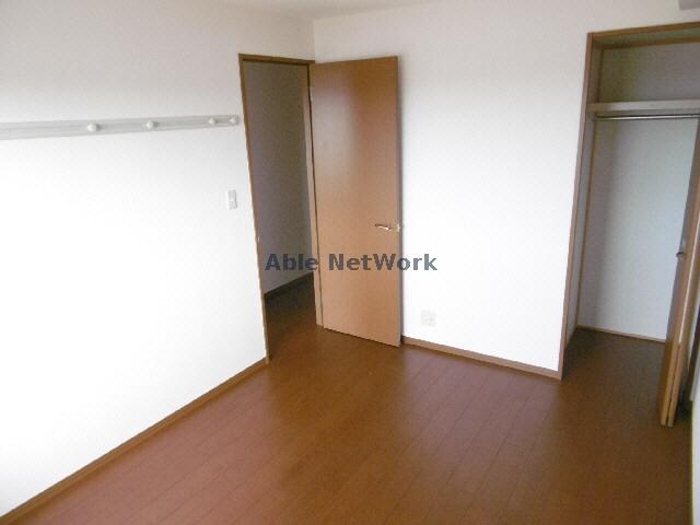 物件内観写真11　(洋室６帖)