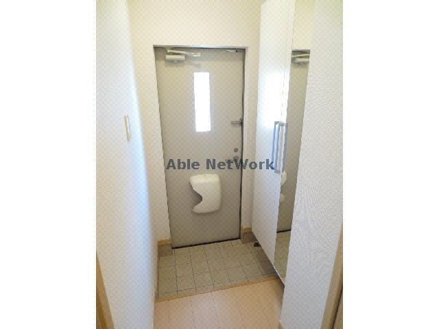 物件内観写真17　(玄関)
