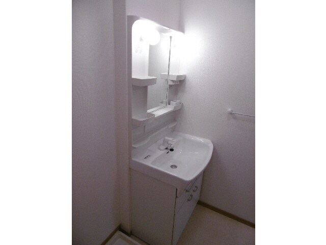物件内観写真7　(独立洗面台)