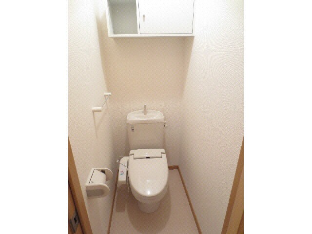 物件内観写真11　(温水洗浄便座)