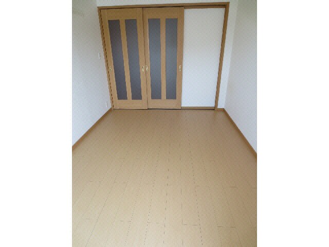 物件内観写真15　(洋室６帖)