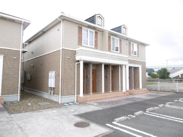 物件外観写真1　(Ｂ棟)