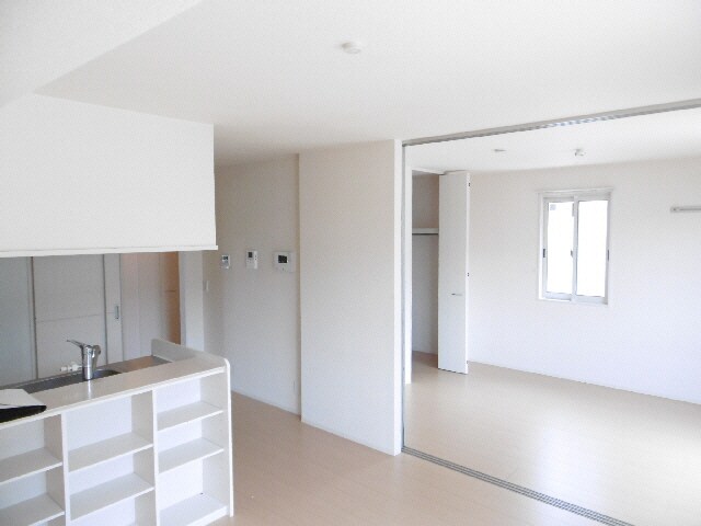 物件内観写真4　(LDK)