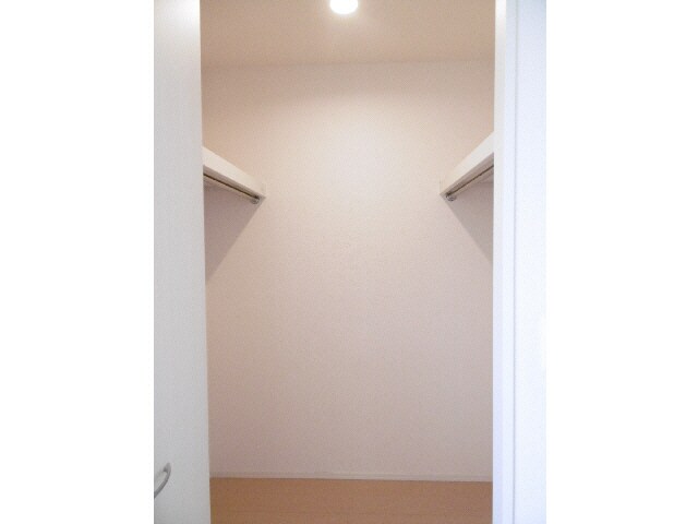 物件内観写真10　(収納)