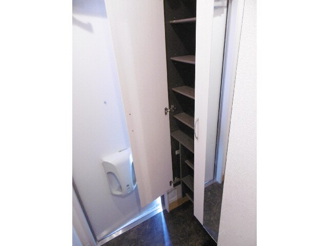 物件内観写真13　(玄関)