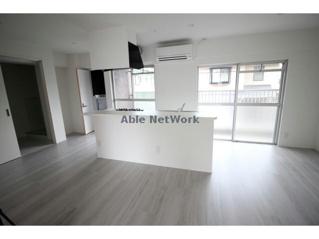 物件外観写真1　(部屋により仕様は異なります)