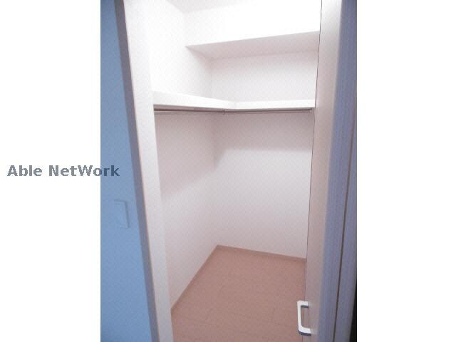 物件内観写真10　(ウォークインクローゼ)