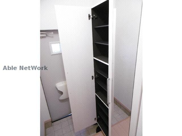 物件内観写真13　(玄関)