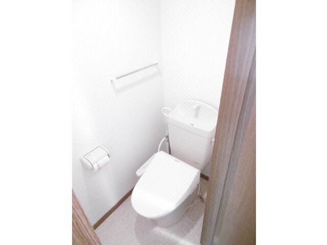 物件内観写真12　(温水洗浄便座)