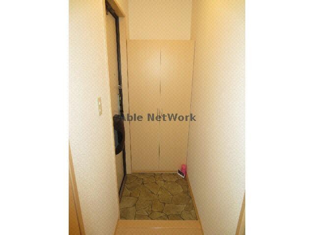 物件内観写真3　(玄関)