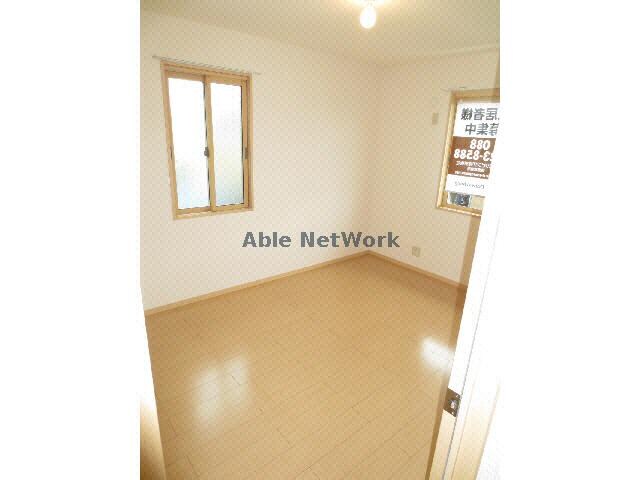 物件内観写真12　(洋室)