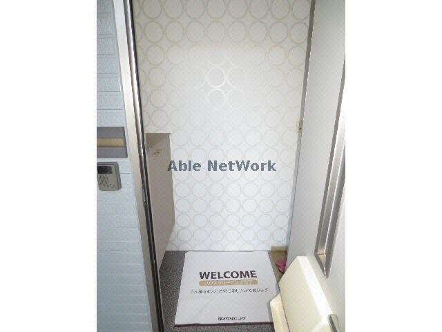 物件内観写真4　(玄関)