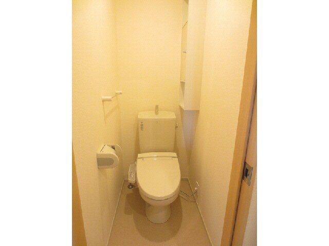 物件内観写真7　(温水洗浄便座)