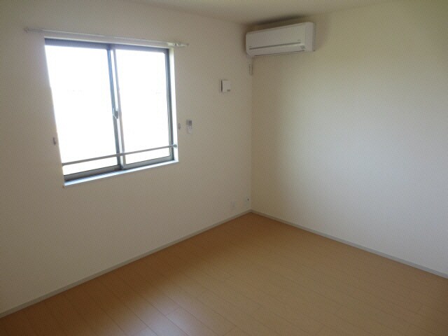 物件内観写真10　(洋室)