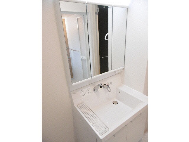 物件内観写真8　(洗面台)