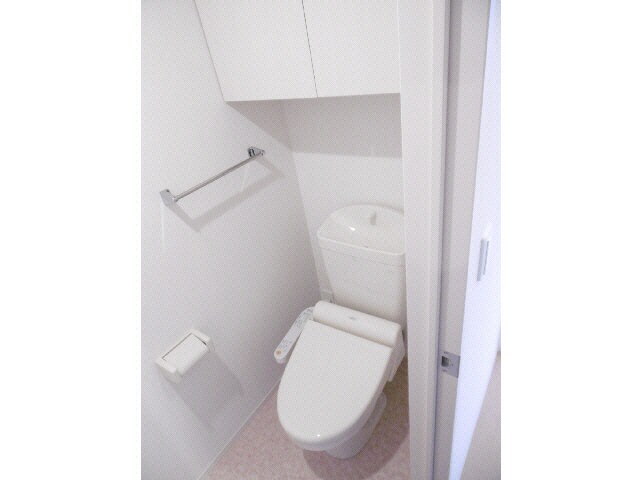 物件内観写真10　(温水洗浄便座)