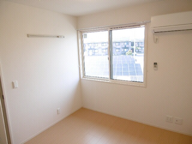 物件内観写真11　(洋室)