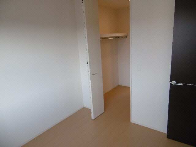 物件内観写真12　(収納)