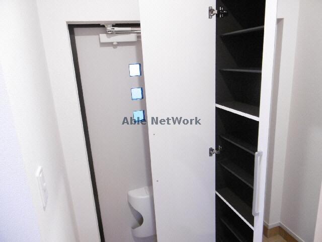 物件内観写真14　(玄関)