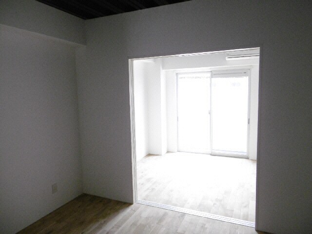 物件内観写真11　(洋室)