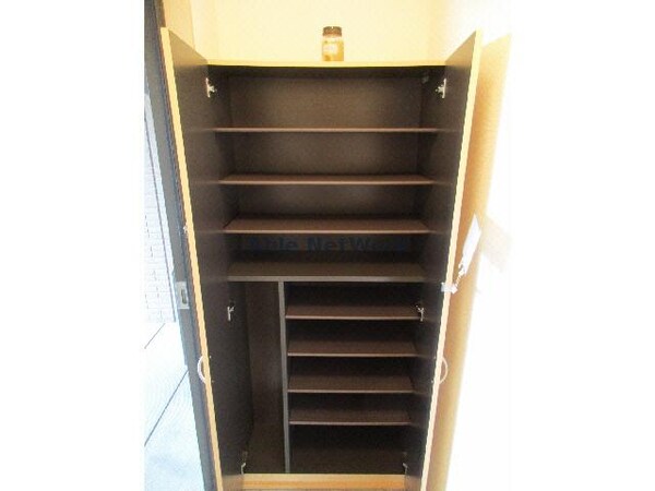 その他設備(シューズボックス)