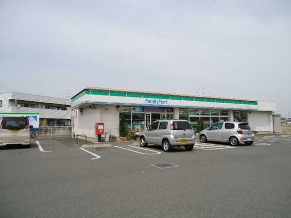 その他(ファミリーマート大泉寄木戸店まで681ｍ)