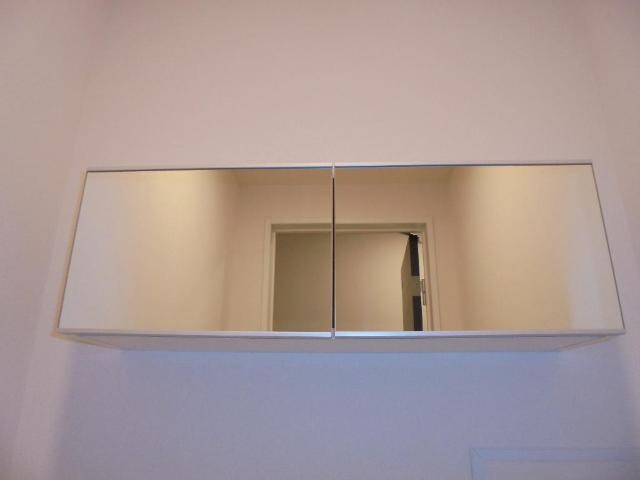 物件内観写真22　(トイレ収納)