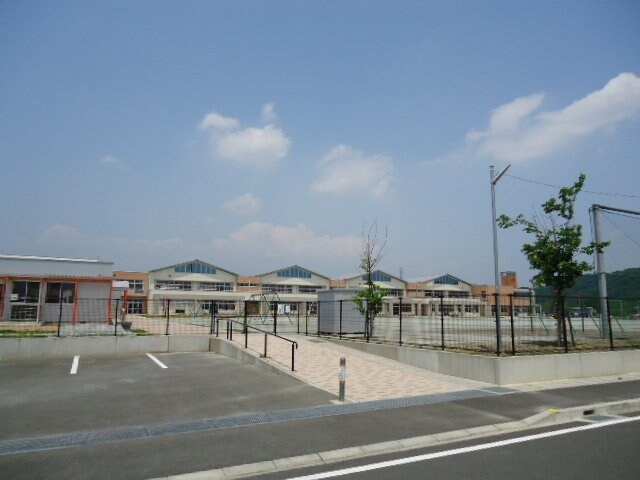 物件内観写真24　(太田市立鳥之郷小学校まで742ｍ)