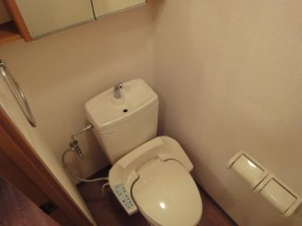 トイレ(シャワー付トイレ)
