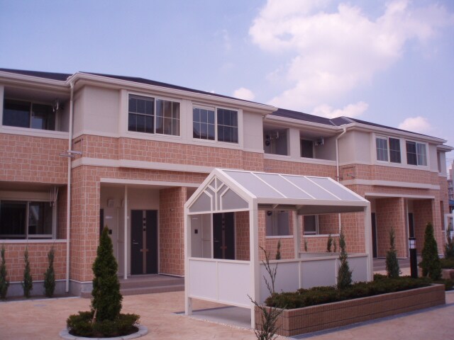 物件外観写真2　(外観写真（昼）)