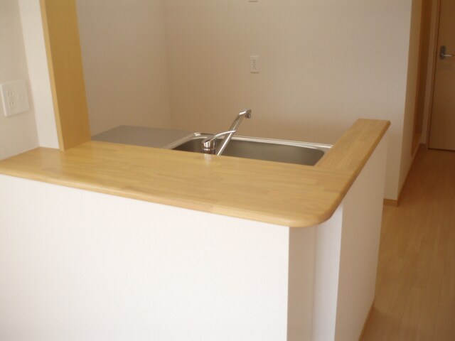 物件内観写真5　(カウンターキッチン)