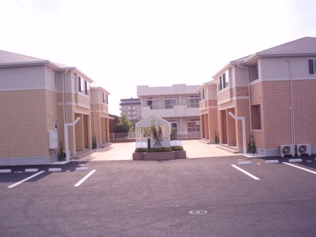 物件外観写真3　(外観写真（昼）)