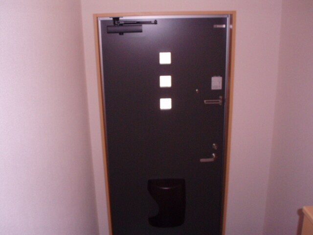 物件内観写真8　(玄関)