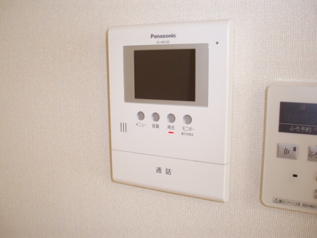 物件内観写真18　(カメラ付インターホン)
