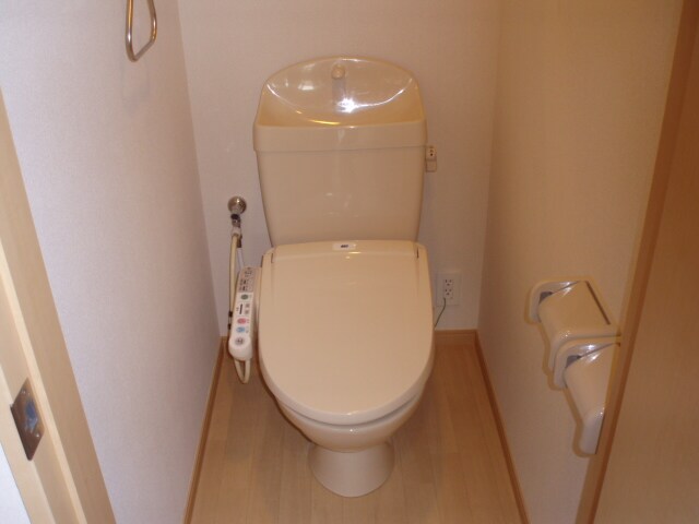 物件内観写真22　(シャワー付トイレ)